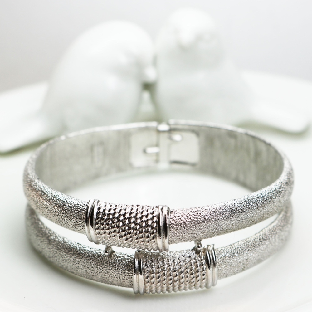 CROWN TRIFARI BRACELET *signed* Silver Plated - Picture 6 of 7